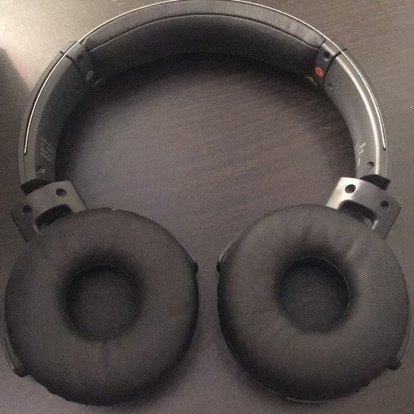 Sony MDRXB650b5/B Extra Bass Bluetooth headphones - Picture 8 of 8